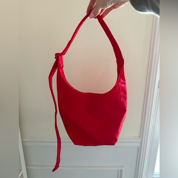 BAGGU Mini Sling Bag - Picture 4 of 10